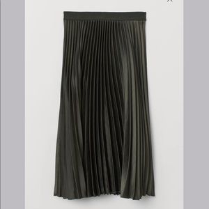 H&M Olive Green Pleated Midi Skirt